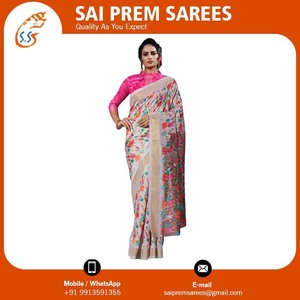 Dernier modèle de tissu traditionnel et moderne pour robe en mousseline de soie douce Saree en coton pour adultes pour fêtes Modèle d'occasions spéciales - Product Image 4