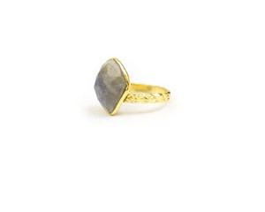 Bague en pierre précieuse de labadorite élégante faite à la main plaqué or avec pierre à facettes de 2mm bijoux de mode en forme de fantaisie naturelle pour femmes - Product Image 3