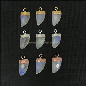 Colgante de cuerno de piedra lunar de arco iris con tapa electrochapada, dijes de joyería - Product Image 2