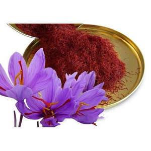 Safran rouge de qualité pure indienne séché et cru vieilli pour la meilleure qualité emballé dans des pots de 2 grammes avec un bon emballage - Product Image 1