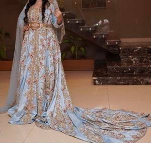 Kaftan de créateur pour mariage et soirée, robe longue ornée à la main de perles et de pierres - Product Image 1