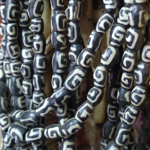 Cuentas de hueso blanco y negro hechas a mano para la fabricación de joyas, cuentas de coral y hueso de concha de diseño elegante - Product Image 1