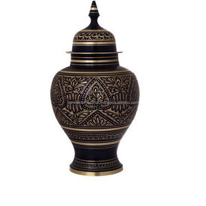 Urnas superiores de cúpula de cremación de latón con hermoso diseño de hoja de uva, Peltre y acabado verde para cenizas humanas. - Product Image 6