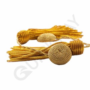 Doctoral Tam Gold Bullion Tassel pour accessoire de graduation de vêtements en vente au Pakistan - Product Image 5