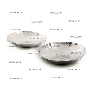 Ensemble de 2 bols de service à fruits secs en métal poli de différentes tailles, faits à la main, de forme ronde, pour la maison et le restaurant - Product Image 1