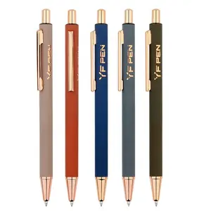 Güzel stil yumuşak dokunmatik özel renk özel gül altın metal tükenmez kalem lazer logo