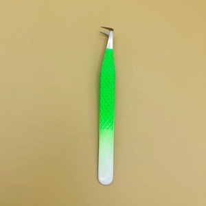 Pinzas de volumen de 90 grados amarillo degradado con blanco Pinzas de extensión de pestañas sostenibles Agarre fuerte Pinzas de pestañas probadas a mano - Product Image 4