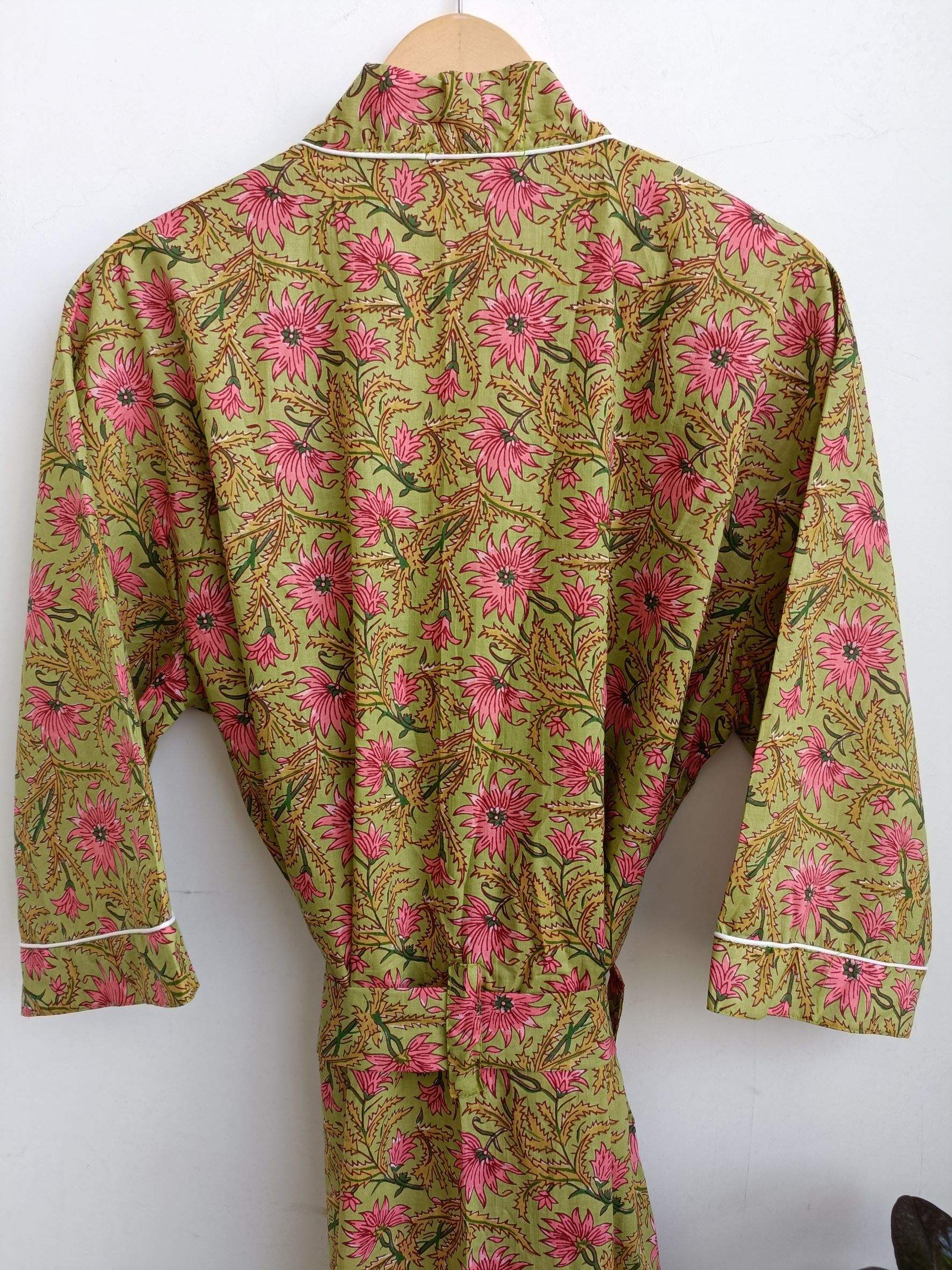 สีเขียว