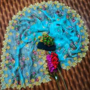 Dernière bordure en dentelle brodée traditionnelle moderne avec saree en soie à filet imprimé pour femmes indiennes Blouse non cousue au meilleur prix apparelgarment - Product Image 1