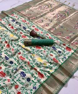 Saris en soie Banarasi, vêtements de fête, vêtements de mariage indiens - Product Image 5