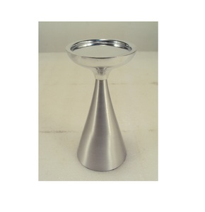 Bougeoir de pilier de décoration de maison de cône fini martelé pour le décor de dessus de Table de salon de maison - Product Image 1