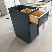 Armoire de Cuisine Commerciale en Bois Massif Style Shaker Moderne Blanc, Porte en Bois Massif, Utilisation Commerciale Californie