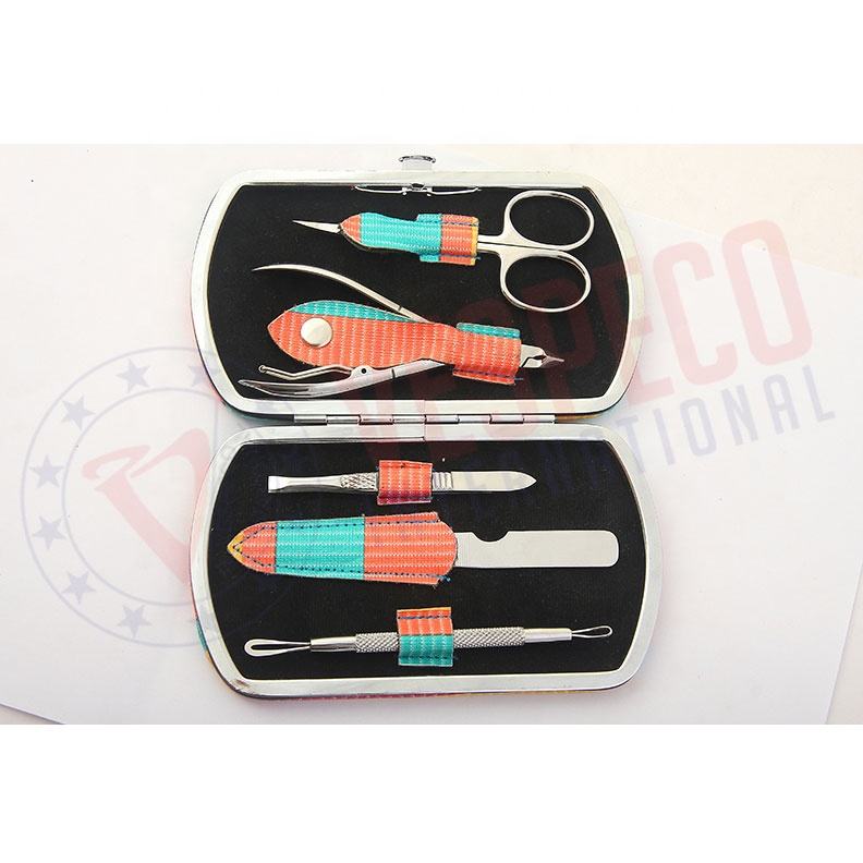 Finition polonaise ou mate selon les exigences du client.