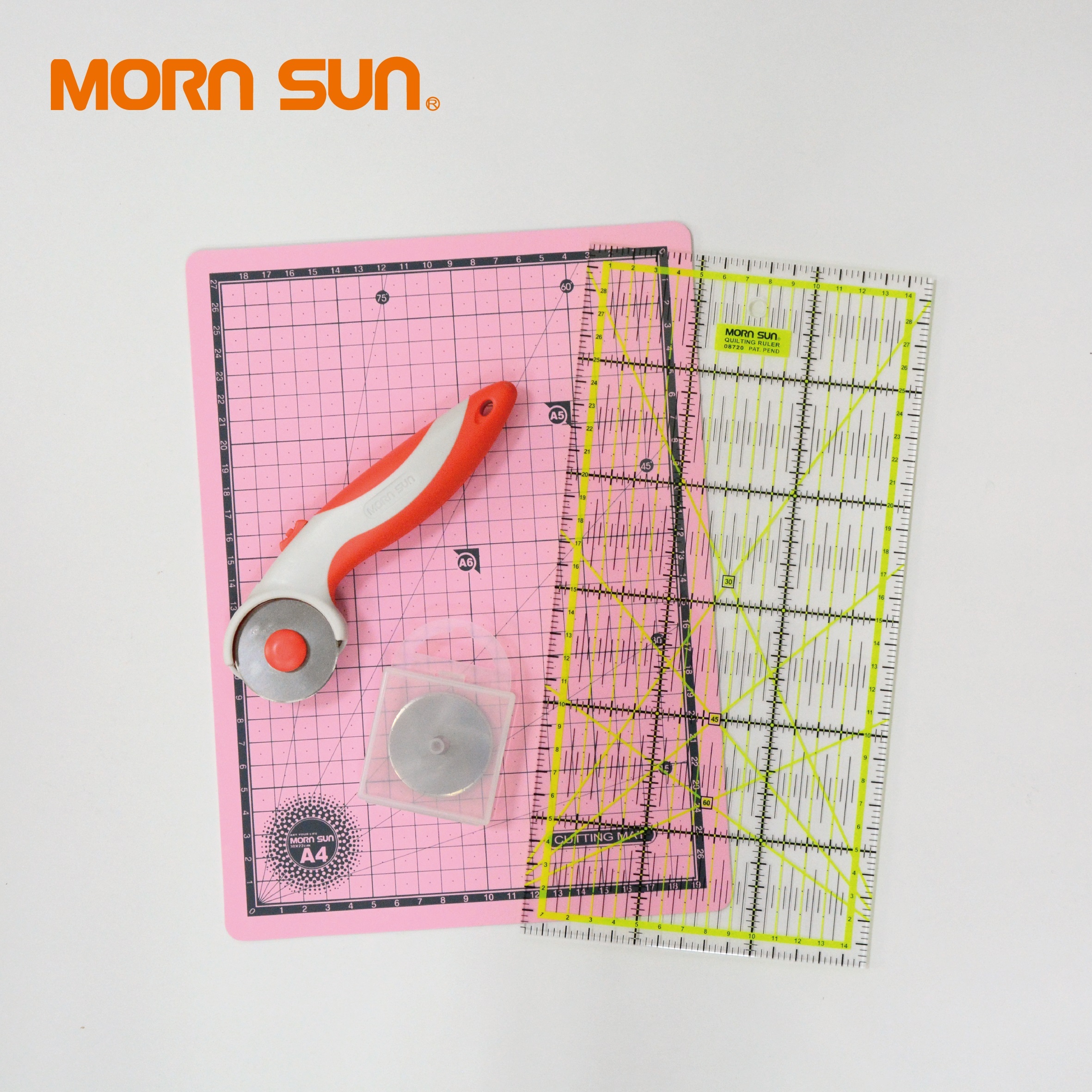 AMAZON Wholesale Taiwan Patchwork 4pcs A4 DIY set sewing kit Ruler Rotary Cutter Cutting Mat Kit for Sewing Quilting Craft