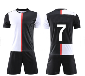 ชุดฟุตบอลปี 2026 คุณภาพสูง เสื้อฟุตบอลและกางเกงขาสั้นแบบมืออาชีพ ออกแบบโลโก้ได้ตามต้องการ ชุดฟุตบอลโพลีเอสเตอร์ 100% - Product Image 4