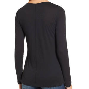 Camiseta de manga larga de tacto suave para mujer Camiseta de cuello redondo súper lavada con patrón estampado de borde plano - Product Image 5