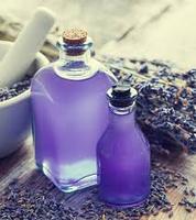 Hydrolat de lavande des fleurs de Bulgarie 100% pur OEM/ODM Lavandula Angustifolia Distillation à la vapeur