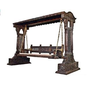 Columpio Jhoola Vintage Negro Antiguo Único, Columpio Jhoola Tradicional Premium de Madera, Conjunto de Madera de Teca para Interiores y Exteriores, Columpio Maharaja USA - Product Image 1