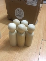 Poupée en bois peinte, vente en gros
