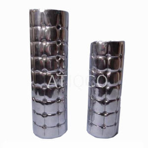 Pot de fleur en métal de luxe Coulée d'aluminium Vase mince Pièce maîtresse décorative élégante pour les événements à la maison Nouvel accessoire de table - Product Image 1