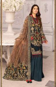 Joli col en mousseline de soie avec broderie lourde, travail manuel et pierre par WS INTERNATIONAL - Product Image 3