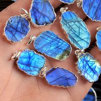 Pendentif Charme Méduse en Granit Labradorite Bleue de Madagascar, Plaqué Argent, avec Tranche de Labradorite, Bijou Chrétien pour Anniversaire