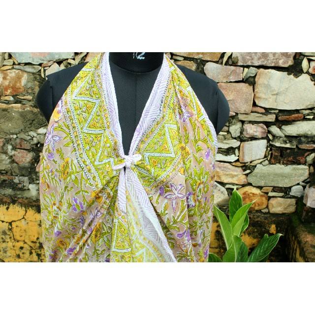 สีเหลือง