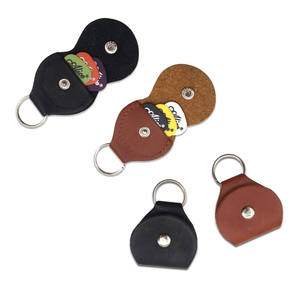 Estuche Porta Púas de Guitarra de Cuero PU Negro Personalizado con Llavero - Product Image 6