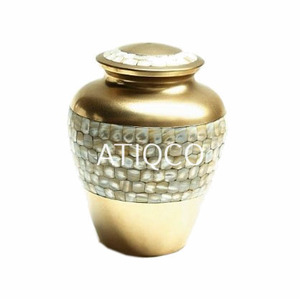 Urne funéraire de crémation en métal en laiton massif noir Dernier pot Fer attrayant Un hommage durable à une urne souvenir de vie bien vécue - Product Image 4