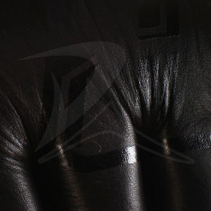 Vente en gros Gants MMA et de boxe demi-doigts en cuir PU et PVC imprimés sur mesure avec logo personnalisé - Product Image 4