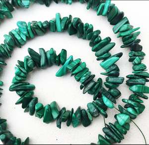 Perles de pierres précieuses en malachite naturelle de qualité AAA, 16 pouces de long, puces lisses et non coupées pour la fabrication de bijoux en gros - Product Image 3