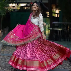 Atractivo Lehenga Choli con Estampado Digital para Fiestas o Bodas, con Borde de Encaje Colgante y Trabajo Latakan, a Bajo Precio - Product Image 1