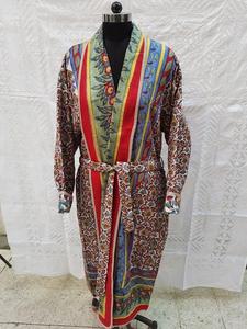 Kimono de luxe personnalisé en tissu imprimé au bloc, avec ceinture à nouer à la taille, design réversible, robe de chambre et vêtement de nuit - Product Image 2