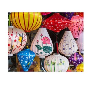 โคมไฟไหมเวียดนาม วัฒนธรรมดั้งเดิมของโฮอี้อัน ผลิตภัณฑ์หัตถกรรม โคมไฟผ้าไหมแบบดั้งเดิม - Product Image 1