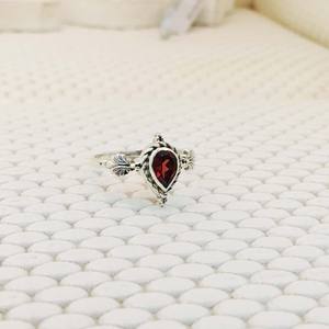 Bague de fête de mariage élégante de style ethnique de haute qualité en argent sterling 925 serti de pierres précieuses grenat rouge pour femmes - Product Image 4