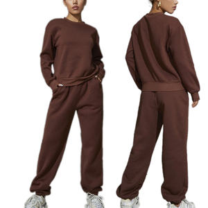 Conjunto deportivo de mujer con logotipo personalizado OEM Premium, pantalones de chándal de forro polar para correr, traje deportivo. - Product Image 2