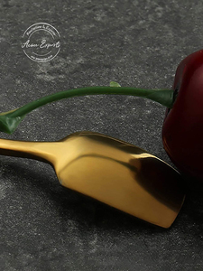 Cuillère à dessert de luxe dorée, agitateur à café minimaliste, design élégant de couverts à long manche - Product Image 3