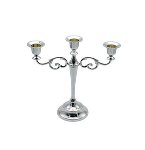 Centres de table candélabres en aluminium argenté faits à la main de qualité exclusive pour la décoration de la maison et du mariage personnalisable écologique - Product Image 3