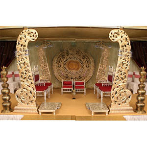 Puerta de bienvenida tallada de madera para boda, pilares de pavo real, puerta de entrada, elegante - Product Image 1