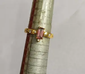 Màu Hồng Tourmaline hình chữ nhật cắt hình dạng đá vòng bạc mạ vàng Zircon nhẫn cho LỜI HỨA đồ trang sức nhà sản xuất đồ trang sức làm bằng tay