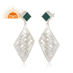ต่างหูเงินแท้ประดับพลอยออนิกซ์สีเขียว งานแฮนด์เมดสำหรับผู้หญิง คอลเลคชั่นคลาสสิก - Product Image 2