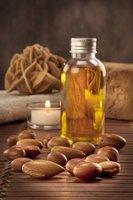 Huile de support d'argan marocaine pressée à froid, certifiée GMP, en forme liquide, extraite des graines