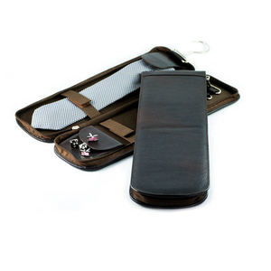 Étui à cravate personnalisé de la meilleure qualité en cuir véritable avec cintre avec disposition pour contenir 2 cravates et avec fermeture éclair au meilleur prix - Product Image 1