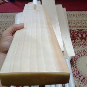 Bâton de cricket en saule anglais de qualité 3, semi-ovale, manche - Product Image 1