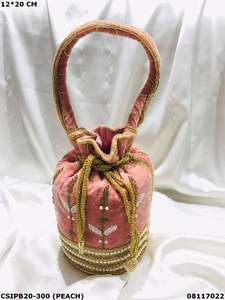 Sac de soirée Handcrafted Designer Ladies Bridal Potli Batua Matériel de velours luxueux - Product Image 6