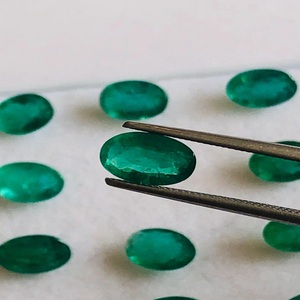 Émeraude naturelle de qualité AAA d'origine zambienne 8*6mm coupe ovale excellente couleur verte avec un bon lustre pour la fabrication de bijoux certifiée IGI - Product Image 1