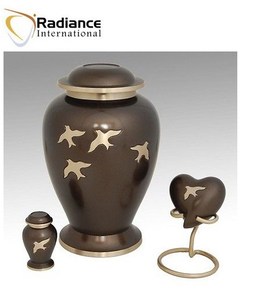 Venta caliente estilo europeo hecho a mano latón cremación urna directa Europa acabado colorido adulto Memorial para cenizas humanas Metal - Product Image 2