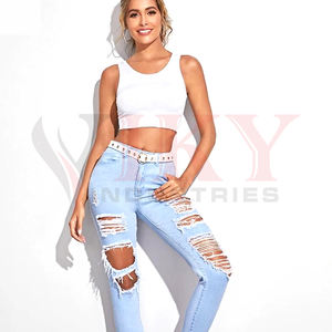 Soutien-gorge de sport personnalisé logo vêtements décontractés dans différents styles et séchage rapide et votre propre haut court réversible pour femmes par Viky induct - Product Image 5