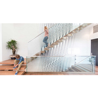 Rangement sous les escaliers de villa, en bois, flottant, nouveau modèle