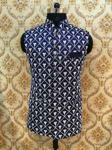 ชุดผ้าไหม Kurta แบบมีสไตล์สำหรับผู้ชาย,งาน Chudidar ด้านล่างทำจากผ้าไหมลาย Coty Work Lakhnavi Coty งานปักด้วยกระจกฟอยล์ออกแบบมาเพื่อการทำงาน - Product Image 6